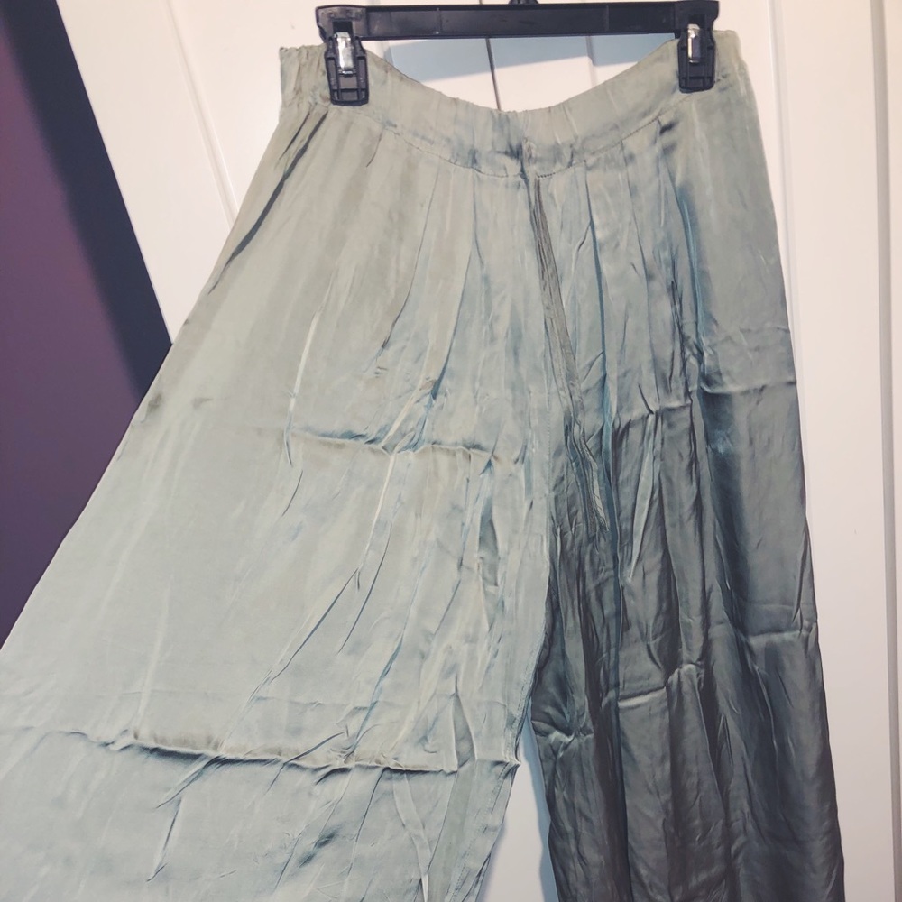 Silky wide leg pants made in Italy